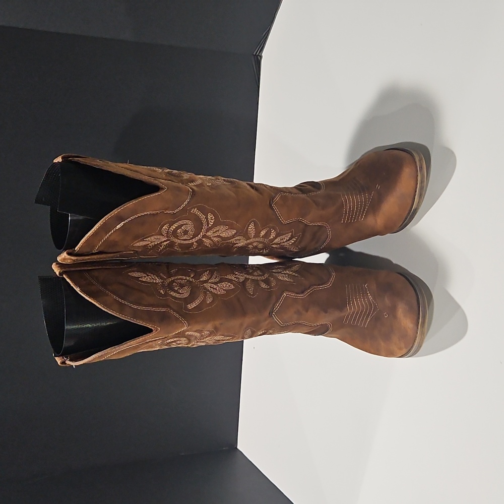 Rampage Brown Embroidered Western Heeled Boots - Picture 3 of 7